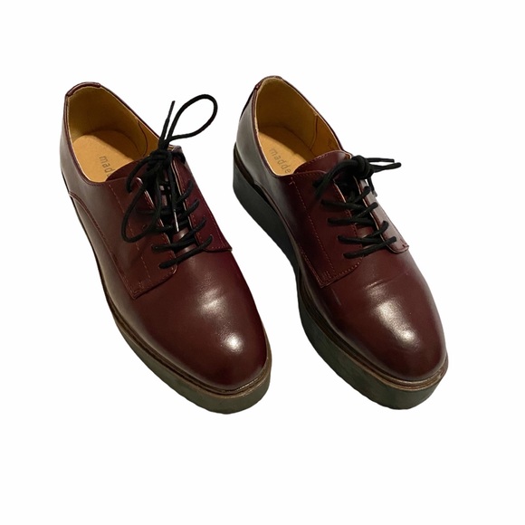 womens madden girl written platform casual shoe